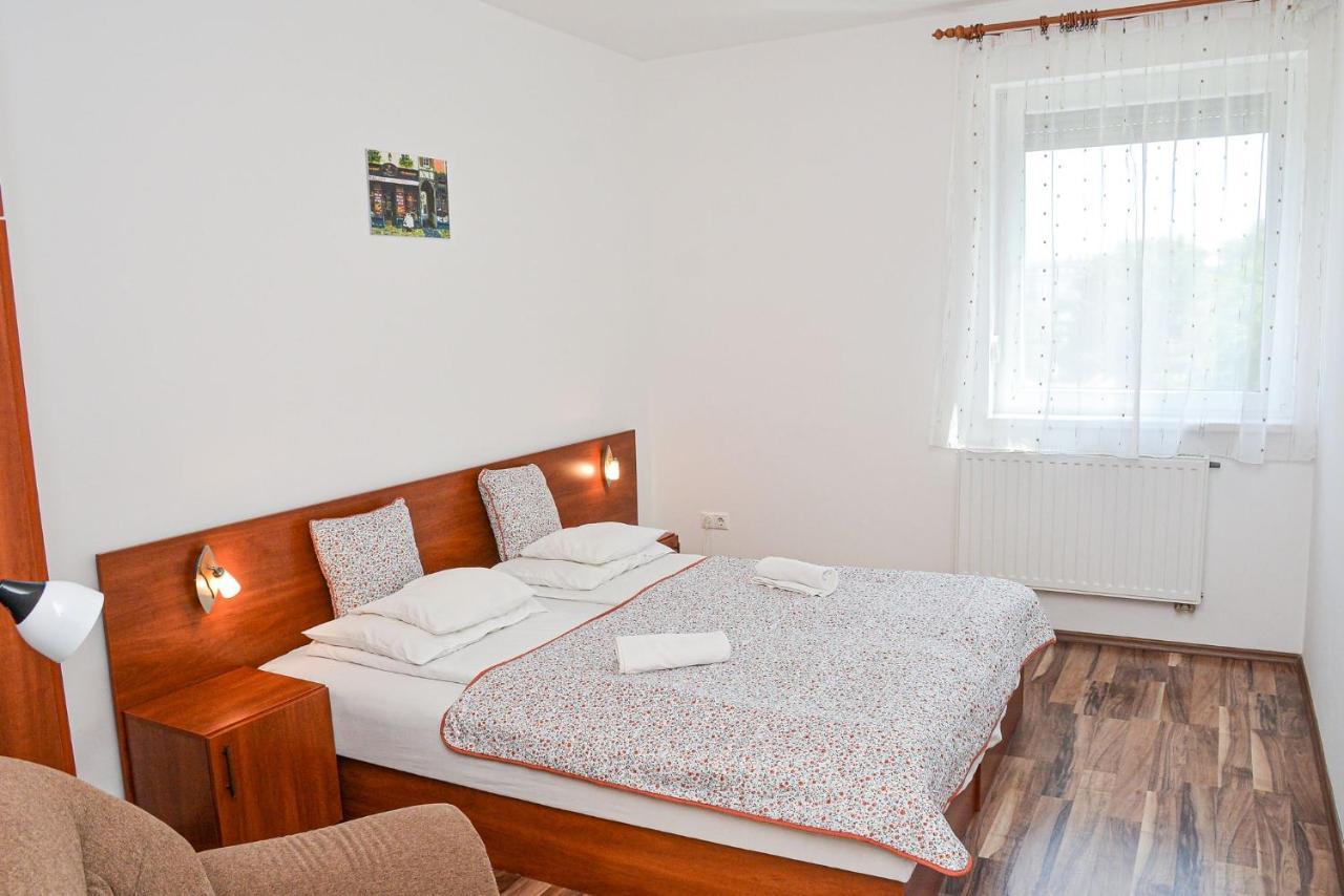 Apartman Ottó Hajduszoboszlo Exterior foto