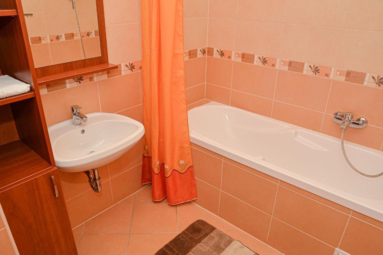 Apartman Ottó Hajduszoboszlo Exterior foto