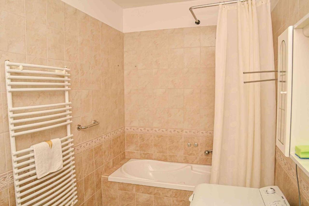 Apartman Ottó Hajduszoboszlo Exterior foto
